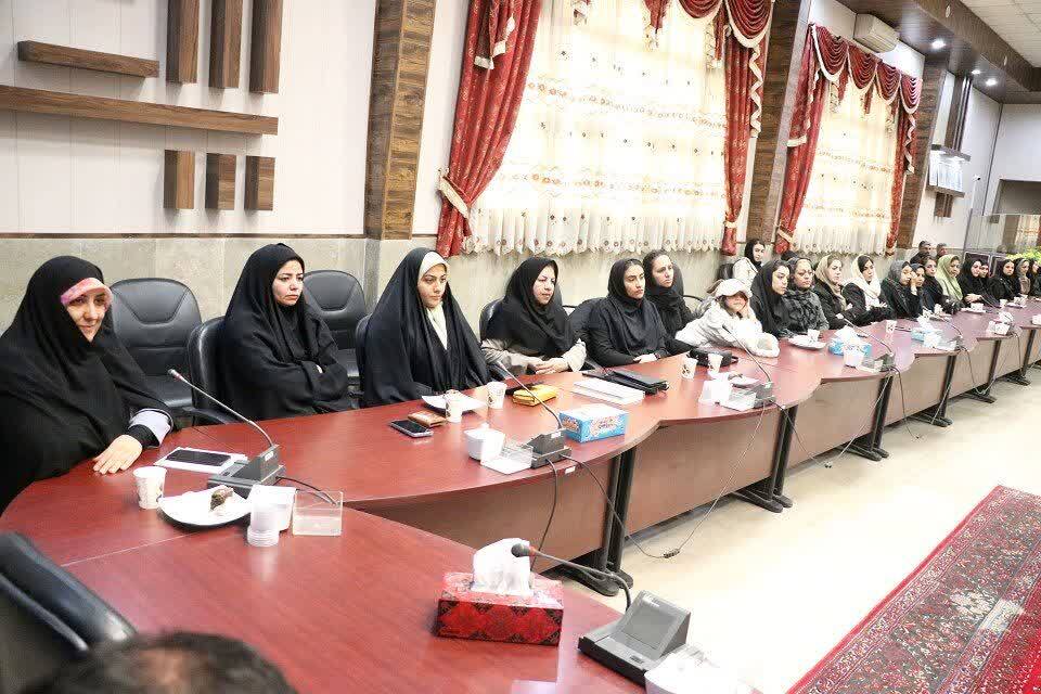 بانوان در جنگ ۱۲روزه در حمایت از دولت نقش برجسته داشتند بانوان در جنگ ۱۲روزه در حمایت از دولت نقش برجسته داشتند