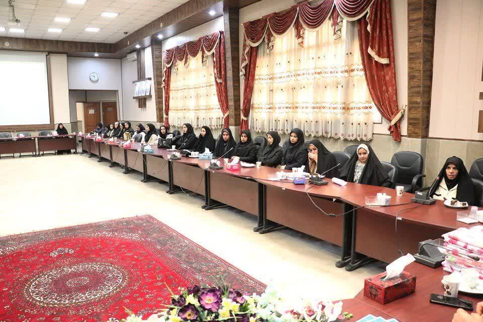 بانوان در جنگ ۱۲روزه در حمایت از دولت نقش برجسته داشتند بانوان در جنگ ۱۲روزه در حمایت از دولت نقش برجسته داشتند