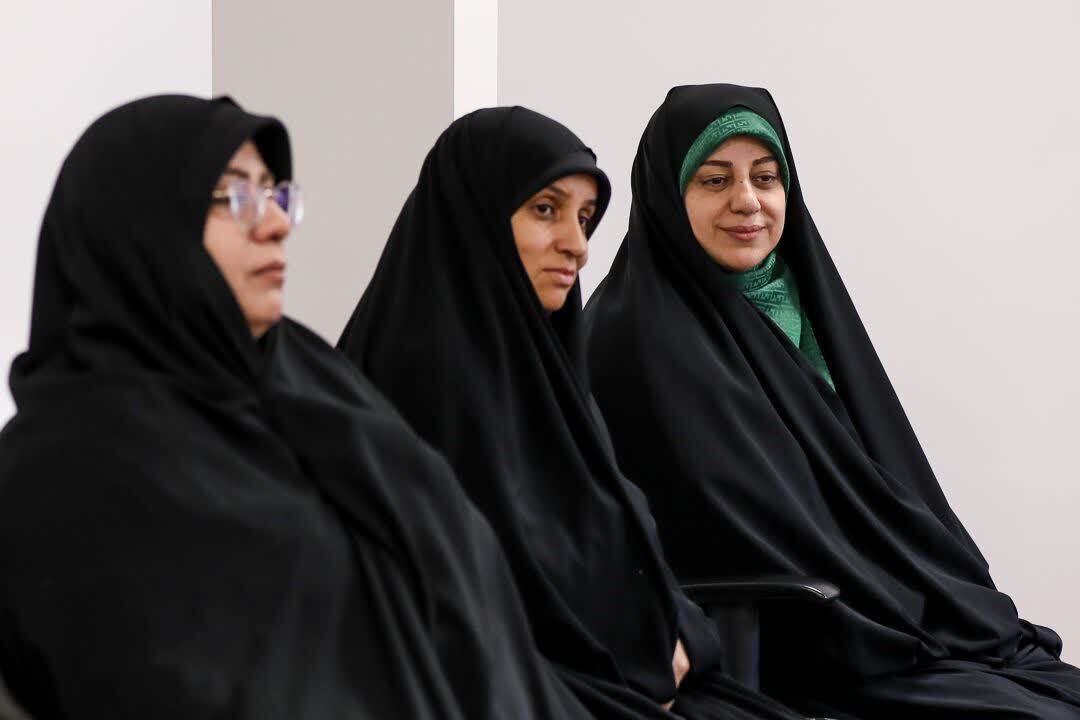 بانوان تاثیرگذار استان قزوین با امام جمعه دیدار کردند بانوان تاثیرگذار استان قزوین با امام جمعه دیدار کردند