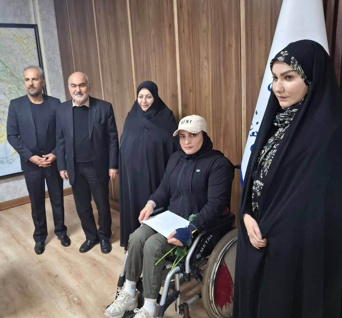 تجلیل استاندار از بانوی خوزستانی قهرمان پارالمپیک آسیا و جهان تجلیل استاندار از بانوی خوزستانی قهرمان پارالمپیک آسیا و جهان