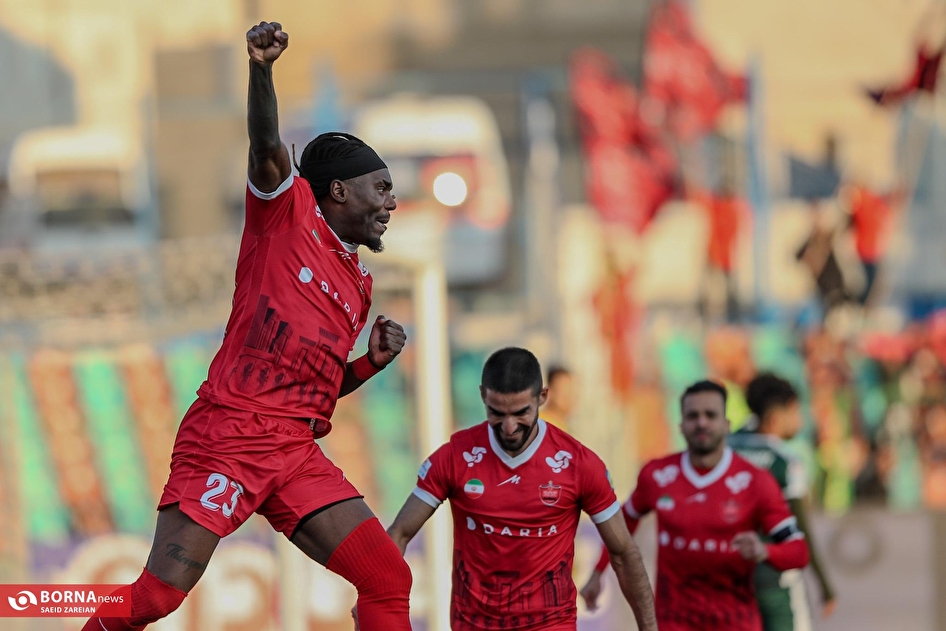 دیدار تیم های فوتبال پرسپولیس - آلومینیوم