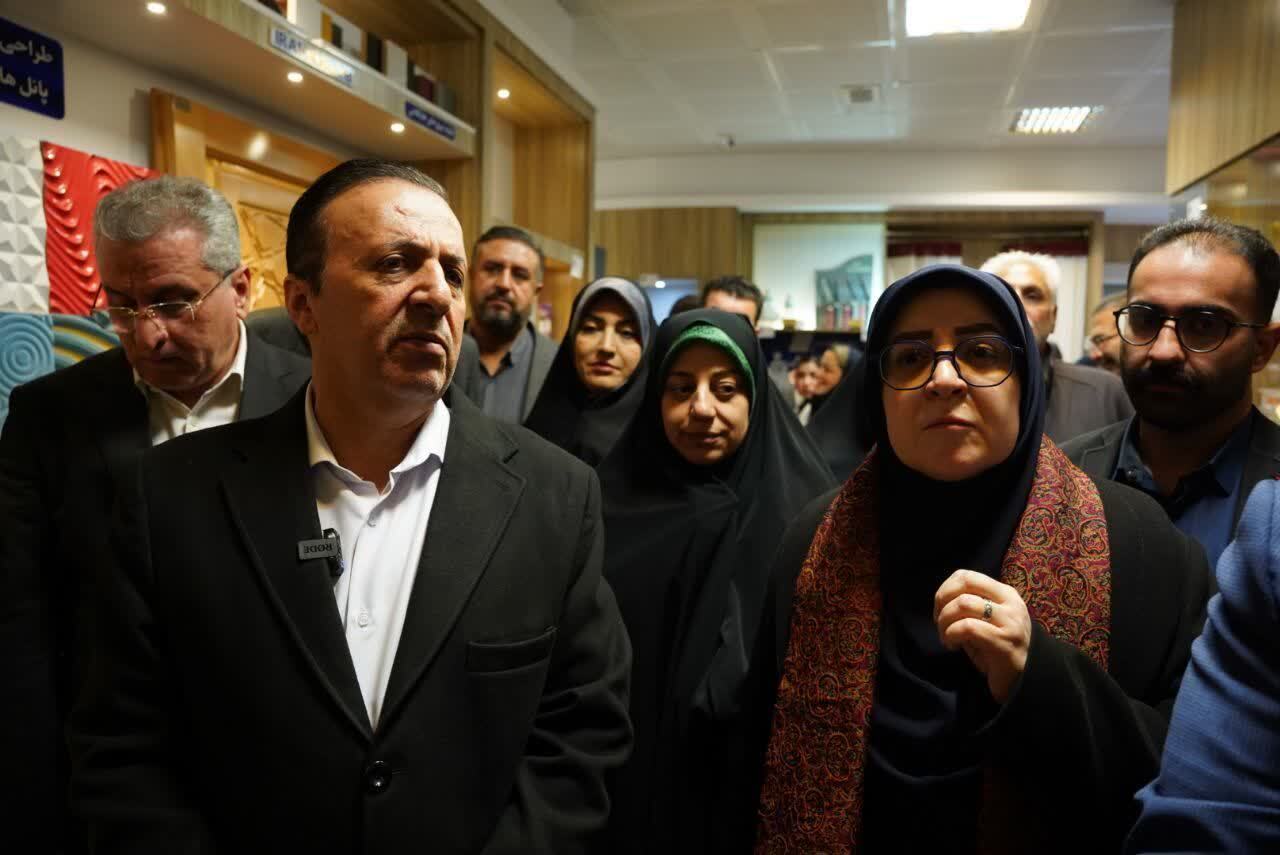 بازدید سخنگوی دولت از نمایشگاه دائمی توانمندیهای صنایع کوچک در شهرک صنعتی کاسپین قزوین بازدید سخنگوی دولت از نمایشگاه دائمی توانمندیهای صنایع کوچک در شهرک صنعتی کاسپین قزوین