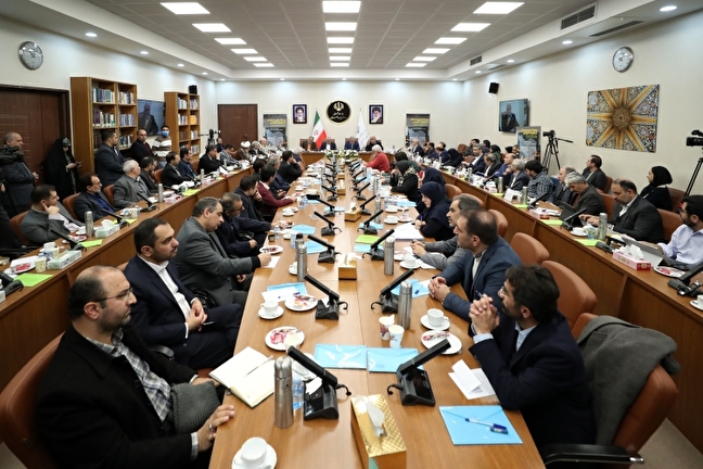 آموزش و پرورش منفعت آتی یک جامعه است و اگر جامعه گرفتار منفعت آنی شود، ناگزیر دچار عقب‌ماندگی خواهد شد