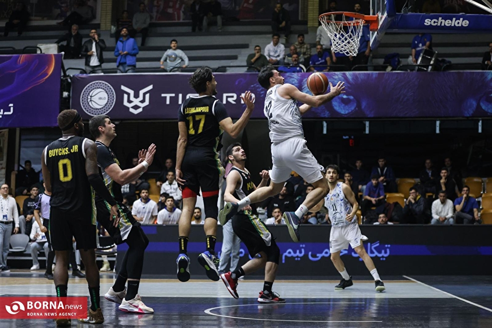 دیدار تیم های بسکتبال آقایان استقلال - کاله