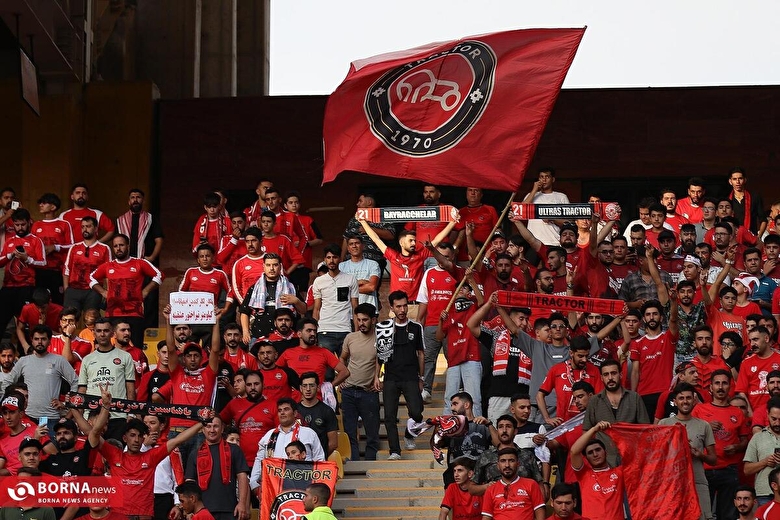 ایران‌پوریان: جمله «نمی‌گذارند ما قهرمان شویم» به تراکتور ضربه می‌زند/ سپاهان روز به روز بهتر می‌شود