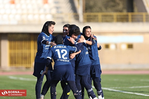 دیدار تیم های فوتبال دختران ماشین ایستا البرز _ گل گهر سیرجان