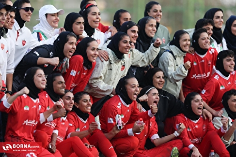 دیدار تیم های فوتبال دختران آوا - پرسپولیس