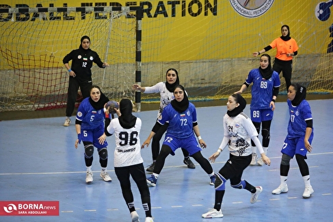 دیدار تیم های هندبال دختران استقلال - سنگ آهن بافق