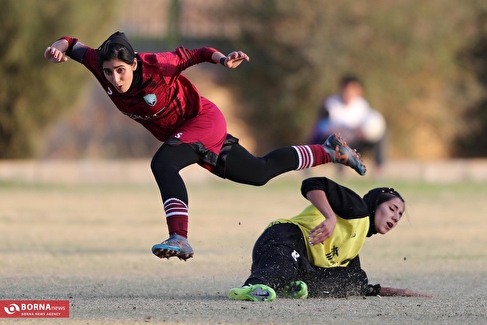 دیدار تیم های فوتبال دختران آراد ورزش زاگرس - توکان مهام ایریا