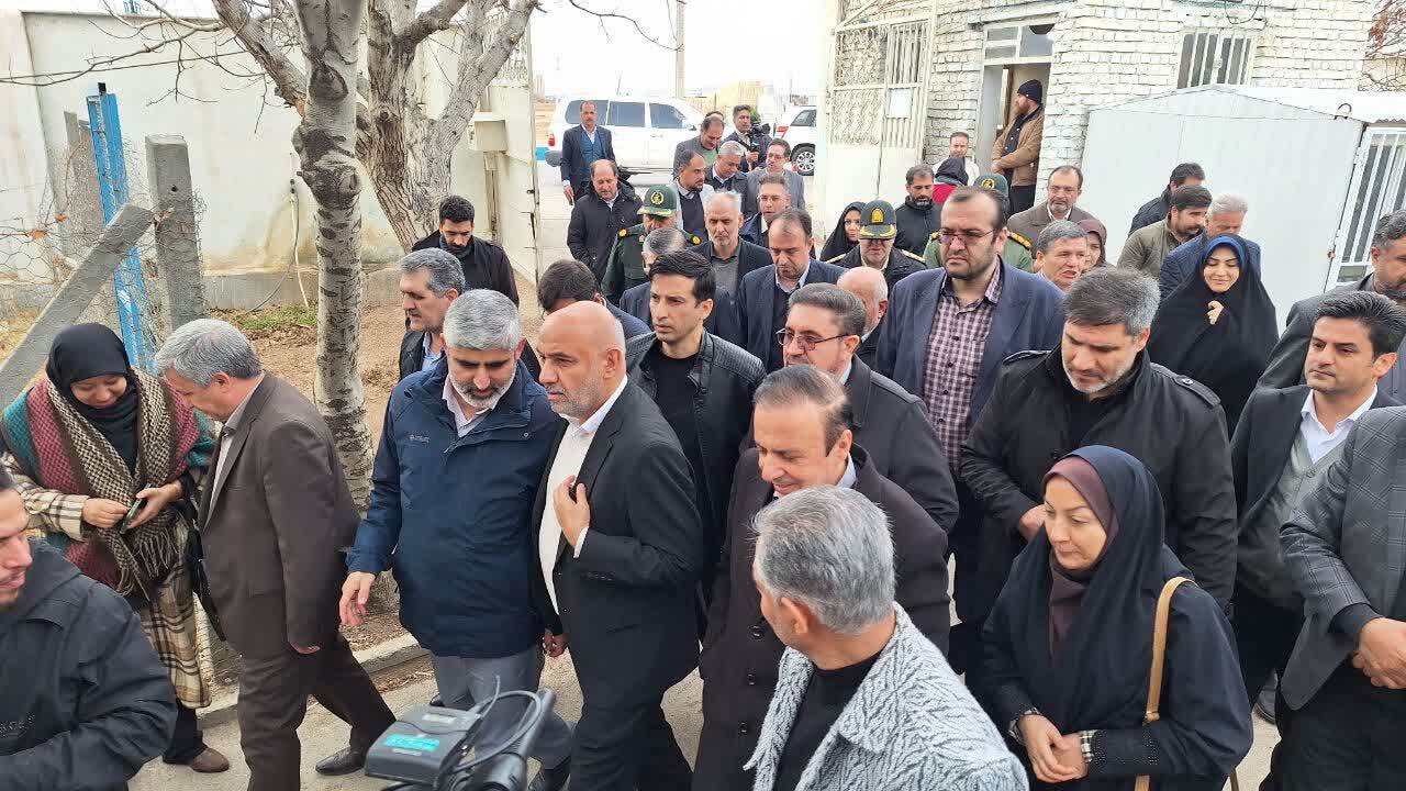 وزیر تعاون از مرکز توانبخشی تاکستان بازدید کرد وزیر تعاون از مرکز توانبخشی تاکستان بازدید کرد