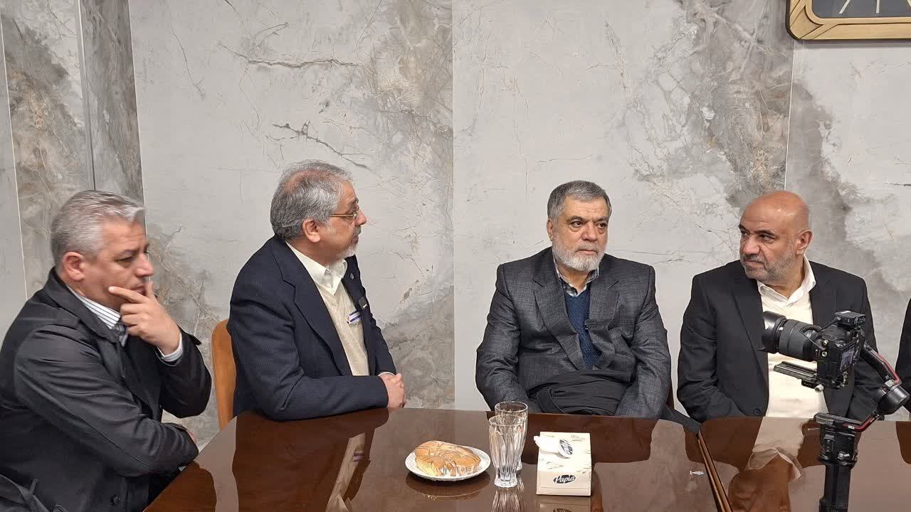 بازدید وزیر کار از بیمارستان تأمین اجتماعی تاکستان بازدید وزیر کار از بیمارستان تأمین اجتماعی تاکستان