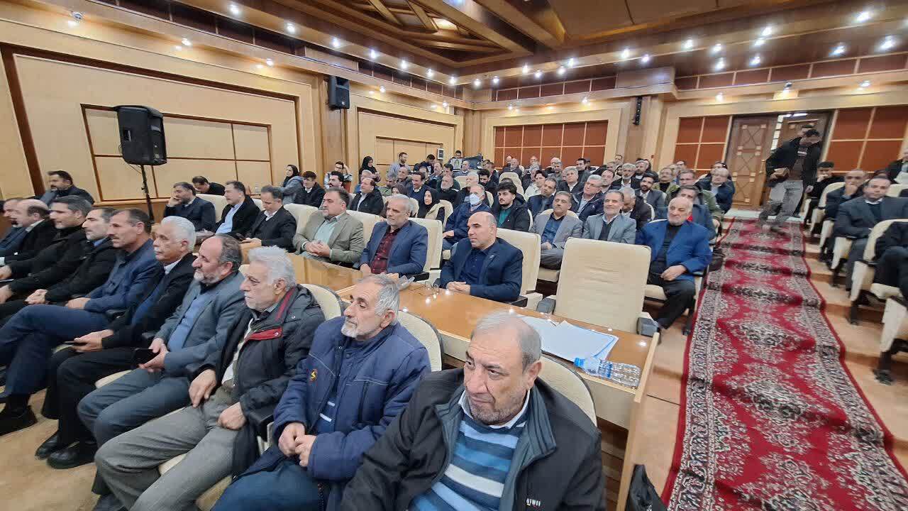 سفره کارگران در تورم و گرانی ها کوچکتر شده است/ تعطیلی تعاونیها و کمبود تشکلهای کارگری بحران ساز است سفره کارگران در تورم و گرانی ها کوچکتر شده است/ تعطیلی تعاونیها و کمبود تشکلهای کارگری بحران ساز است