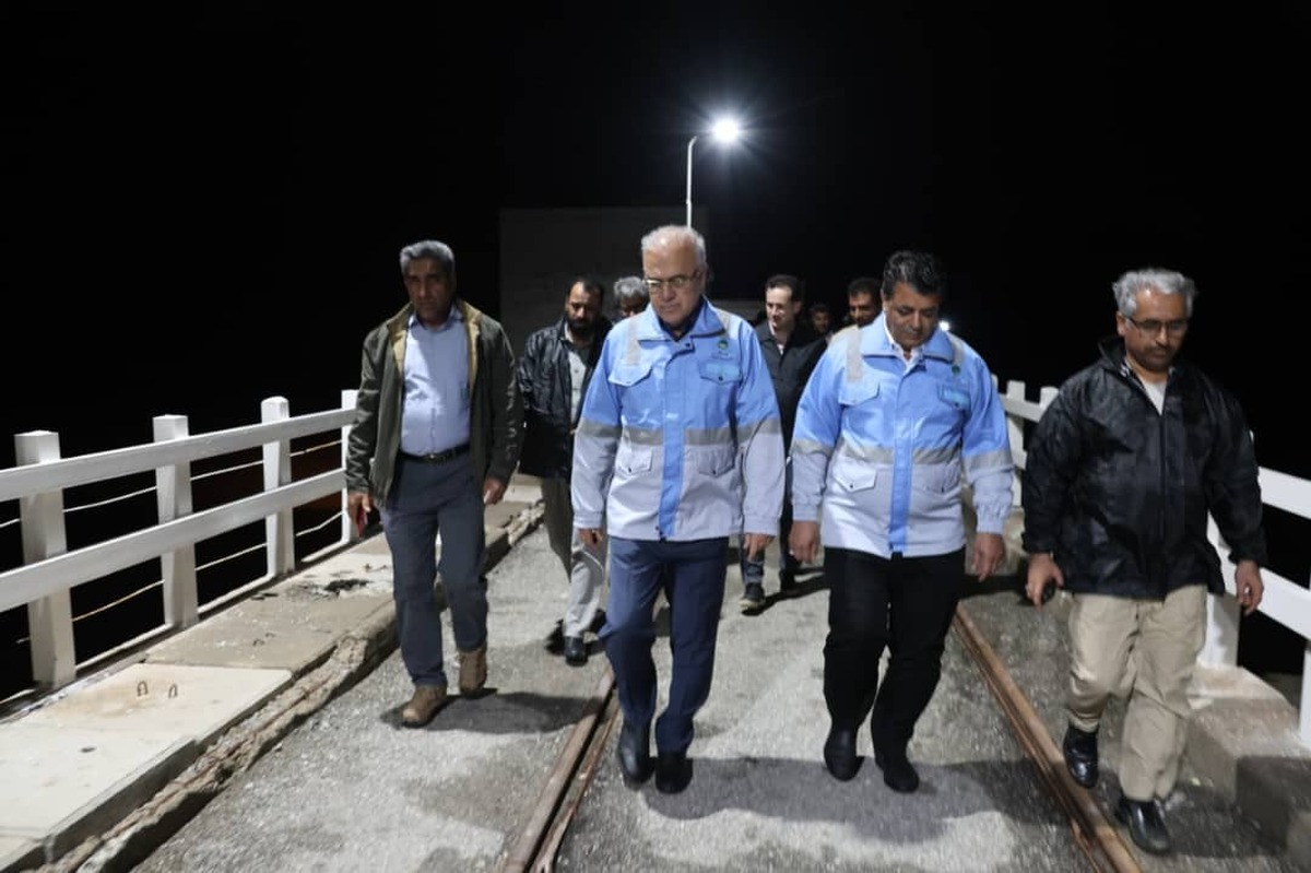 بازدید استاندار هرمزگان از سد استقلال میناب؛ تأکید بر آمادگی برای موج سوم بارش‌ها