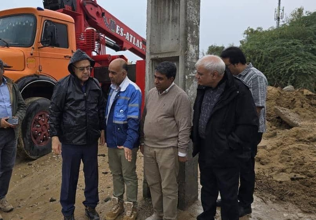 بازدید میدانی استاندار هرمزگان از روند ترمیم شبکه آب و فاضلاب بندرعباس