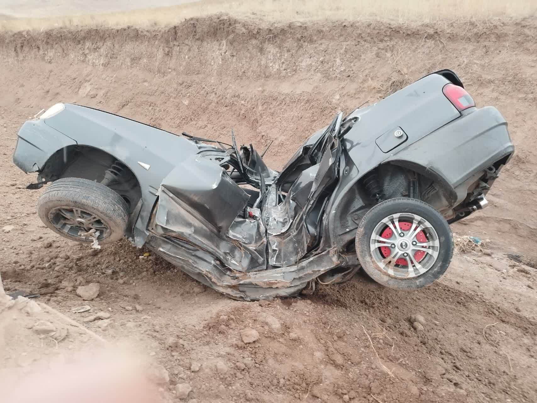 مرگ دلخراش راننده پراید در آزاد راه رشت به قزوین مرگ دلخراش راننده پراید در آزاد راه رشت به قزوین