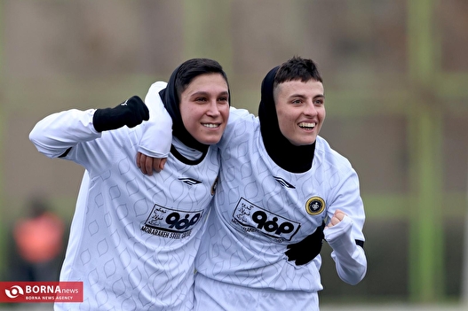 دیدار تیم‌های فوتبال دختران آوا - سپاهان