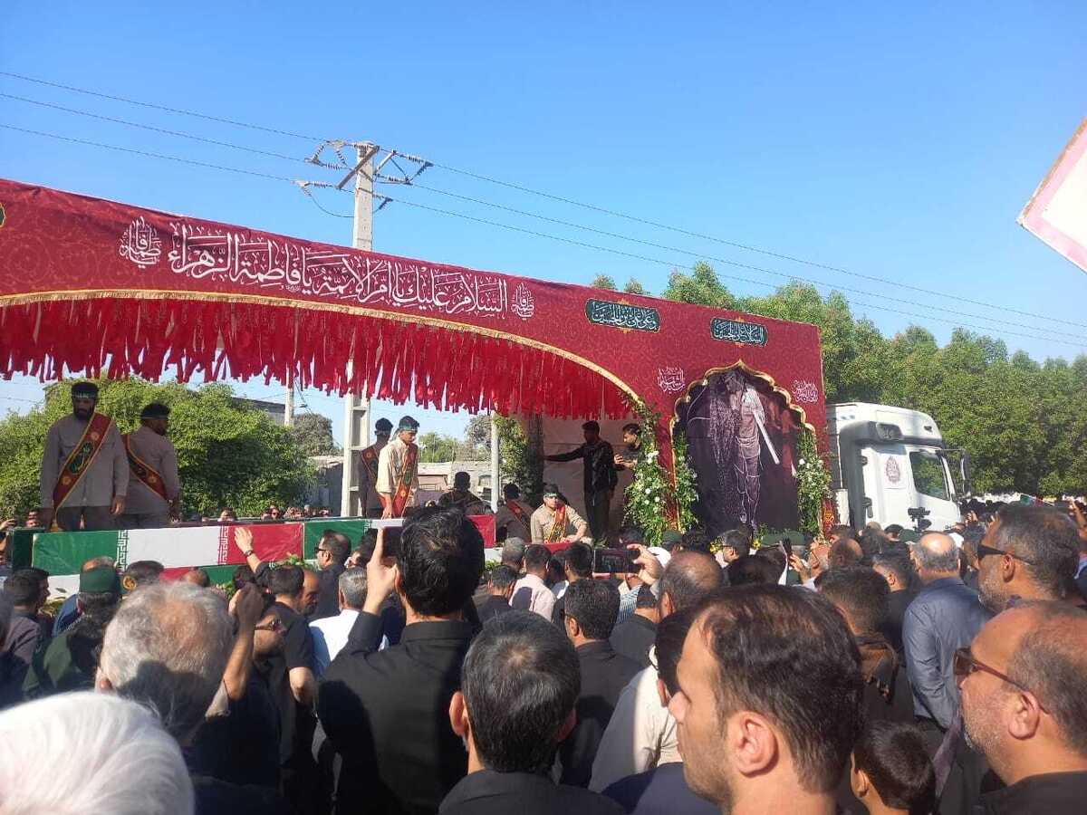 تشییع ۱۴ شهید گمنام در بندرعباس آغاز شد
