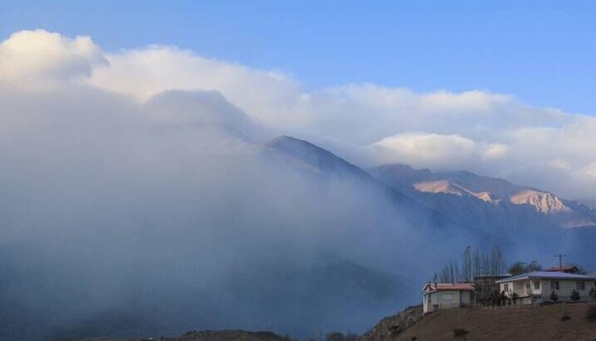 رئیس ستاد مدیریت بحران کشور خبر داد: پایان عملیات اطفای حریق جنگل‌های الیت؛ همدلی مردم و تلاش نیروهای امدادی ثمر داد