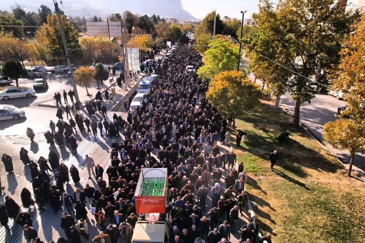 تشییع پیکر مطهر دو شهید گمنام در خرم آباد