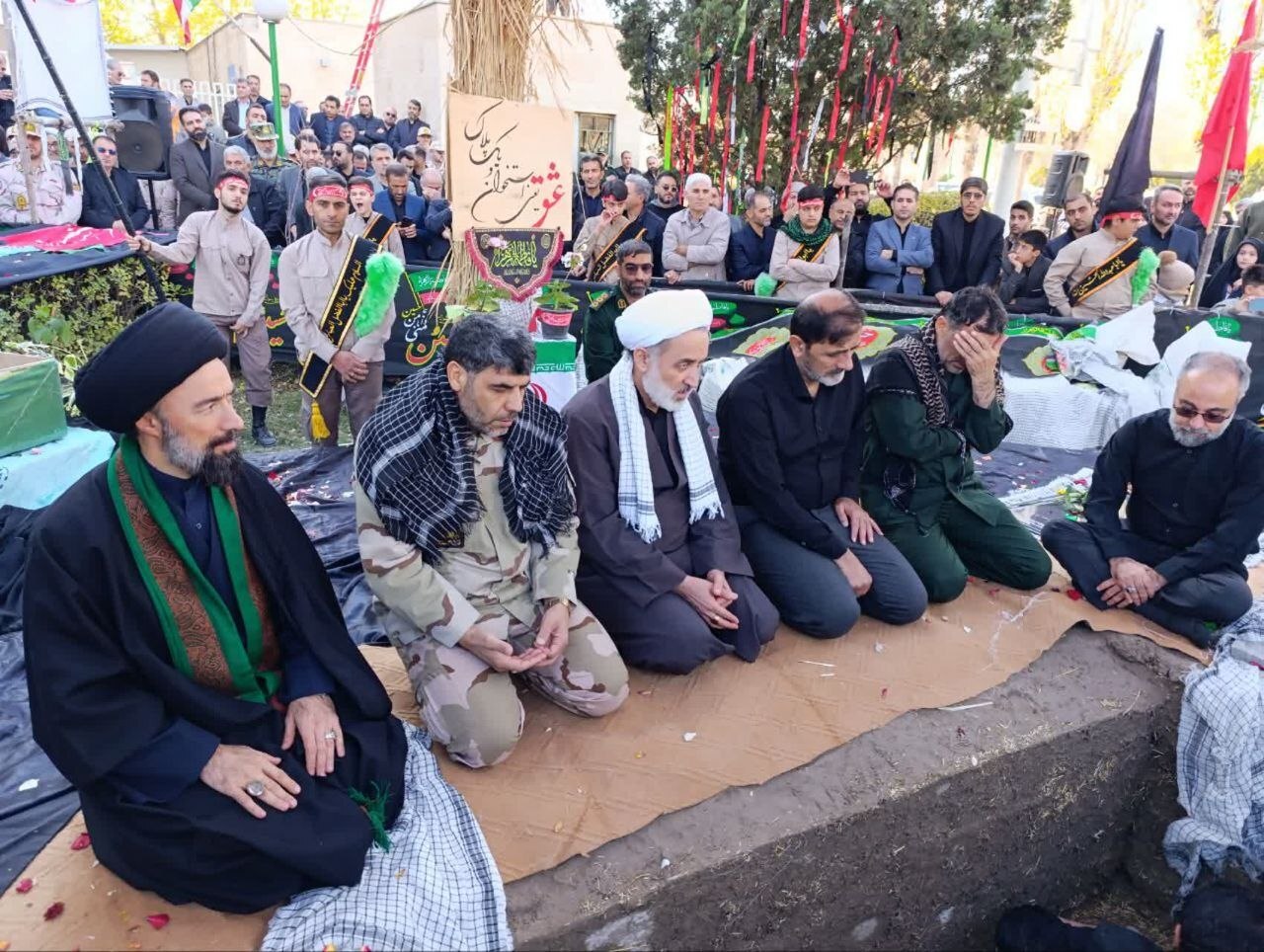 آرامش در خانه عدالت/ پیکر شهید گمنام ۱۹ ساله در دادگستری اردبیل آرام گرفت آرامش در خانه عدالت/ پیکر شهید گمنام ۱۹ ساله در دادگستری اردبیل آرام گرفت