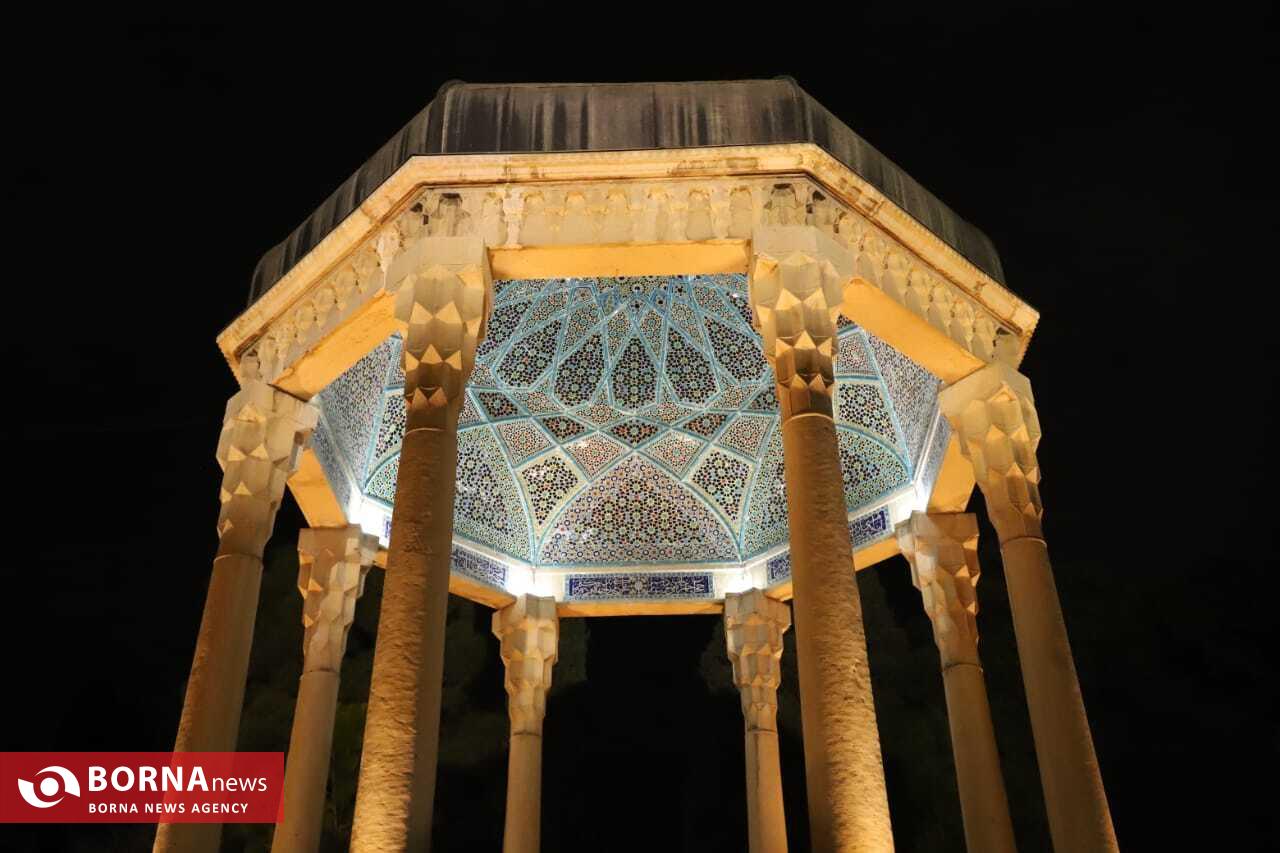 گرامیداشت یلدا در آستان حافظ گرامیداشت یلدا در آستان حافظ