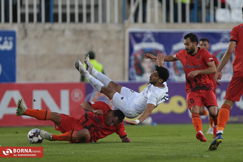 دیدار تیم های فوتبال ملوان _ مس شهر بابک