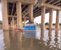 مردی که عاشق زندگی روی کارون است