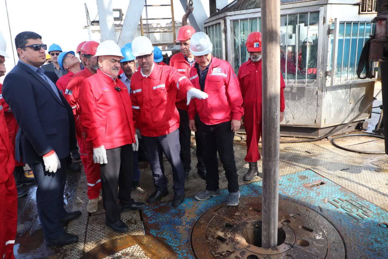 استاندار خوزستان تاکید کرد: ضرورت فعال‌سازی ظرفیت‌های استخراج نفت برای افزایش تولید ناخالص داخلی