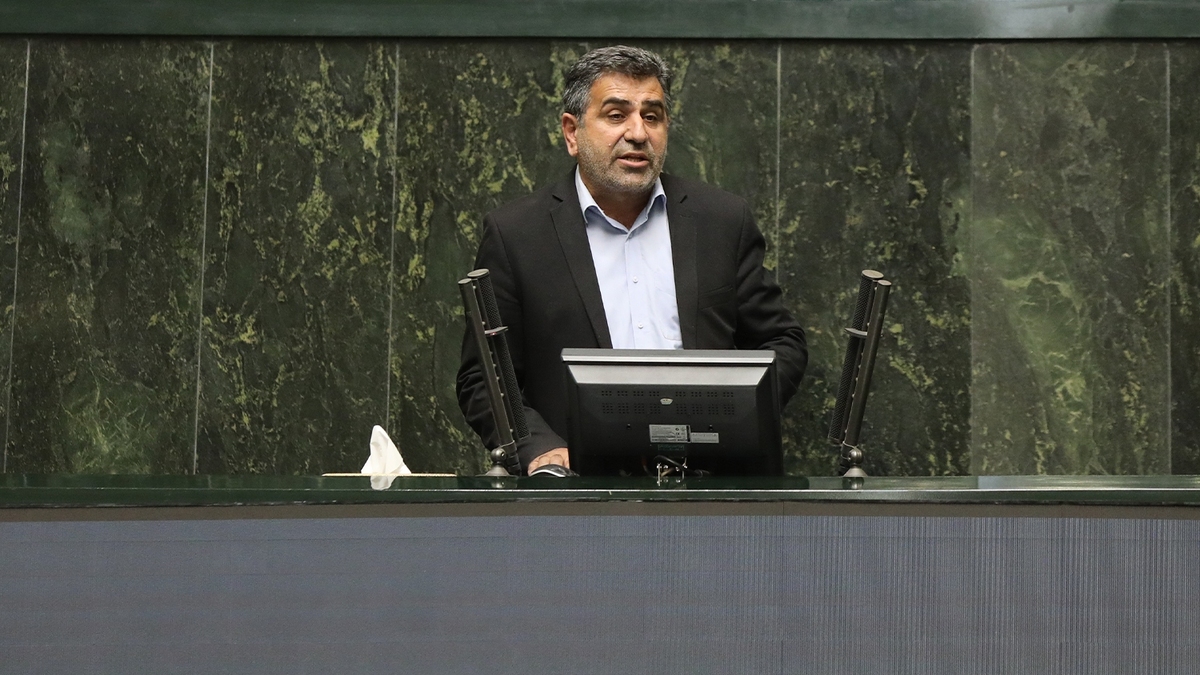 مشکل بیمه تکمیلی بازنشستگان حل شود