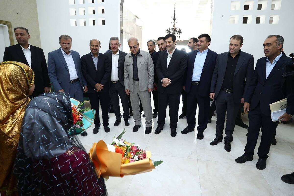 ورود دنیامالی به استان هرمزگان با همراهی رضازاده و استیلی/ دو زمین چمن مصنوعی افتتاح شد