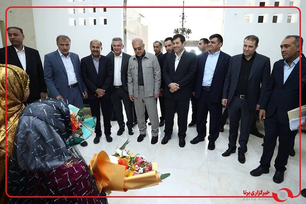 وزیر ورزش و جوانان با استقبال و همراهی مسئولان و مقامات استان هرمزگان وارد جزیره ابوموسی شد