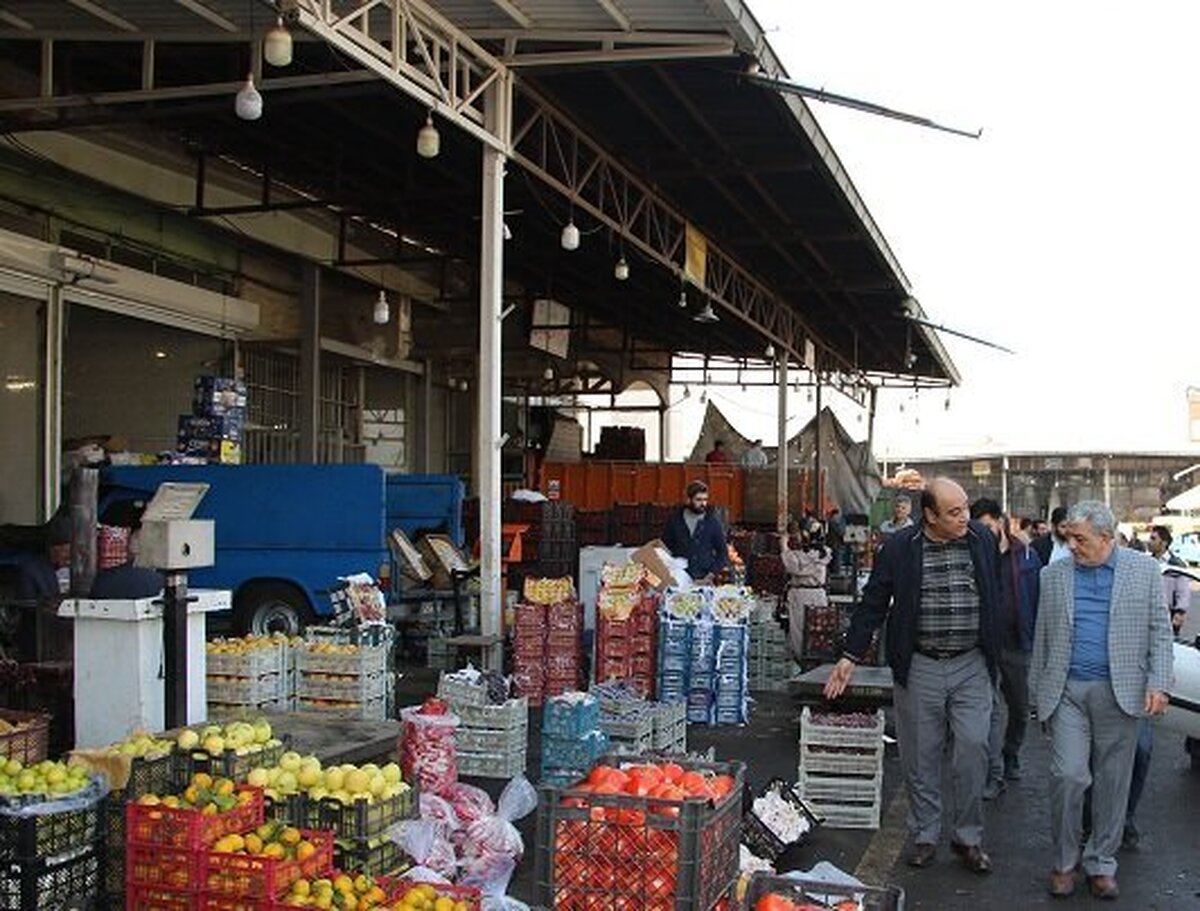 تداوم فعالیت میادین سبزه و میدان بزرگ میوه و تره بار تبریز در ایام تعطیلی ناشی از آلودگی هوا