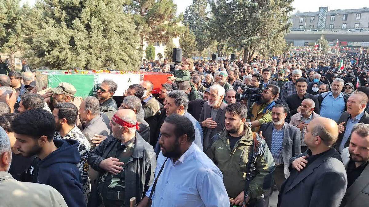 مراسم تشییع شهید گمنام در قزوین برگزارشد