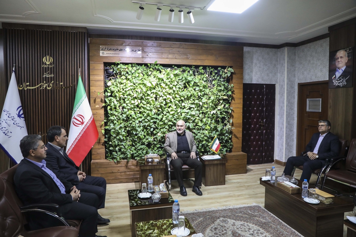 استاندار خوزستان بر مسوولیت‌پذیری شرکت مناطق نفت‌خیز جنوب در قبال محیط زیست و اشتغال بومی تاکید کرد