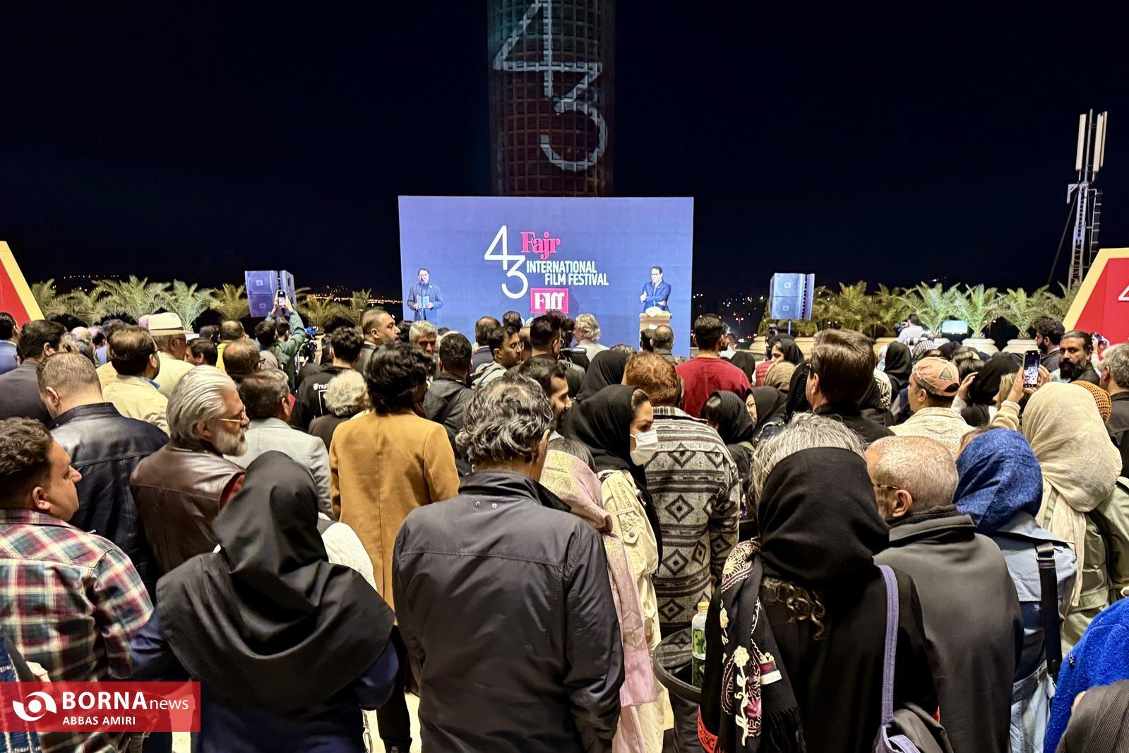 وقتی شیراز با سینما جان می‌گیرد؛ از ویدئو مپینگ برج‌ها تا بیلبورد‌های عباس کیارستمی در شیراز