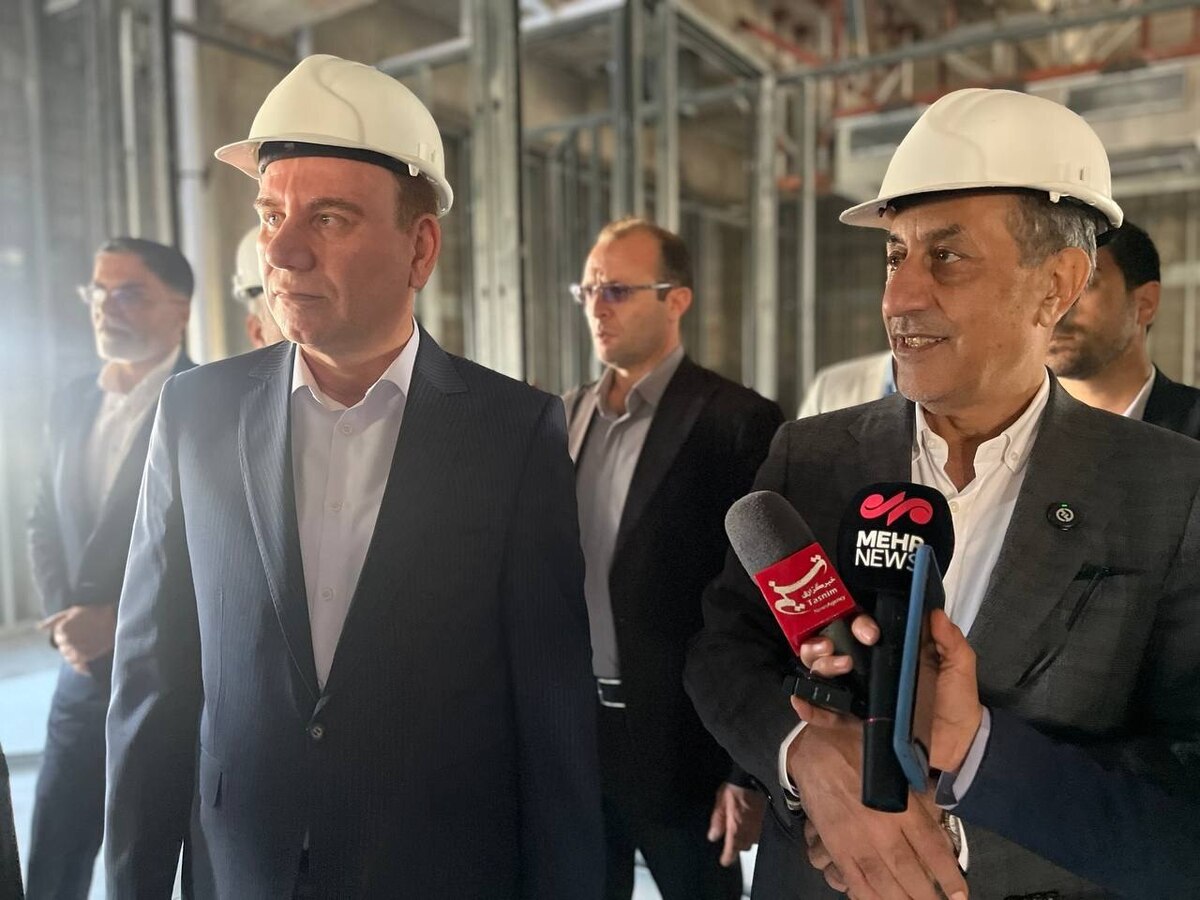 بازدید معاون اجرایی رئیس‌جمهور از بیمارستان ۱۷ شهریور