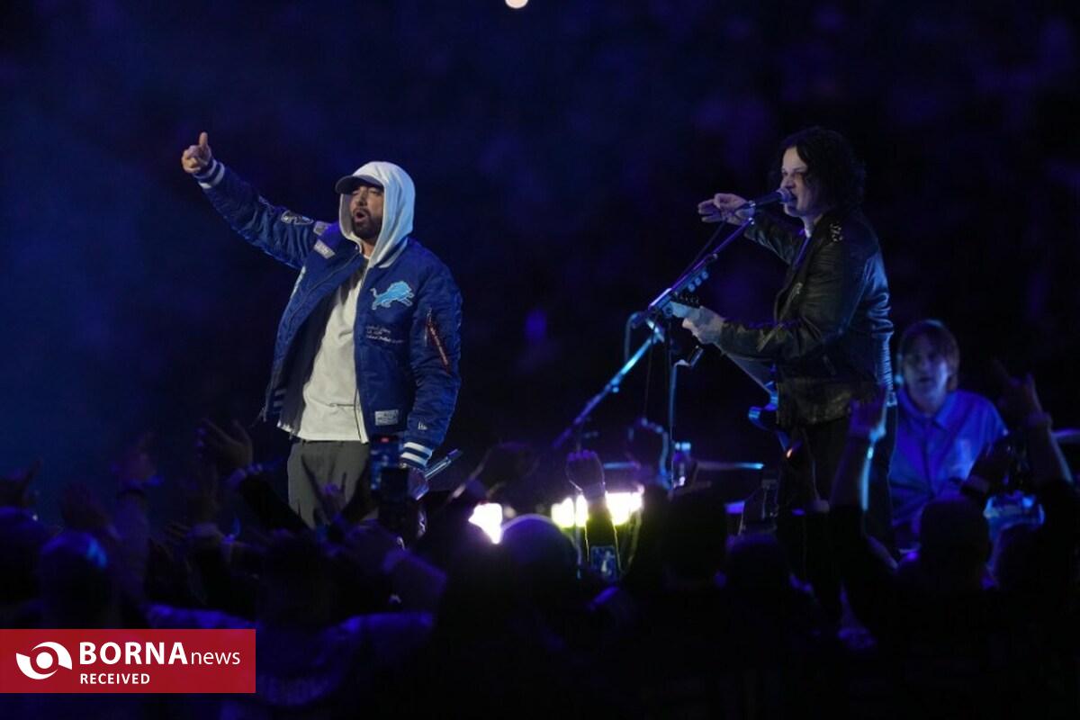 غافلگیری بزرگ در میان‌وقت فوتبال دیترویت؛ حضور امینم کنار جک وایت