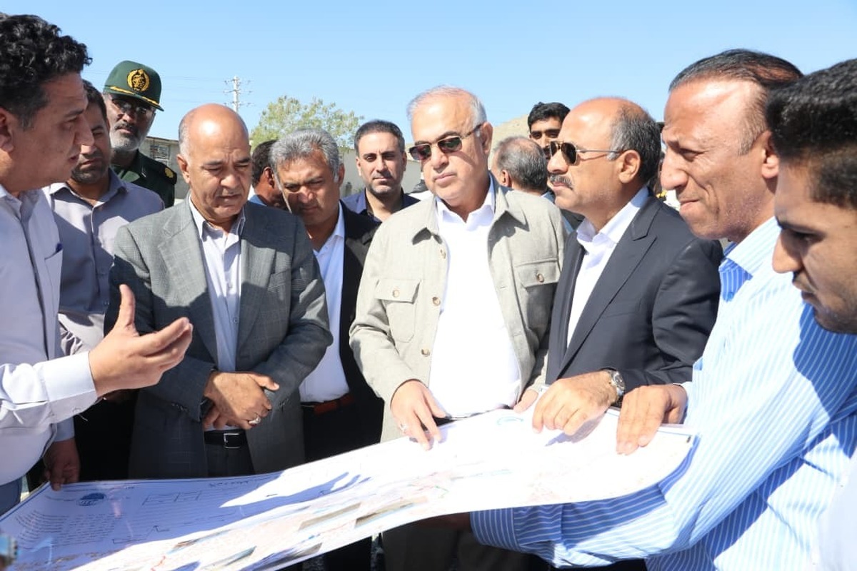 بازدید استاندار هرمزگان از تصفیه‌خانه آب بشاگرد در روستای وی