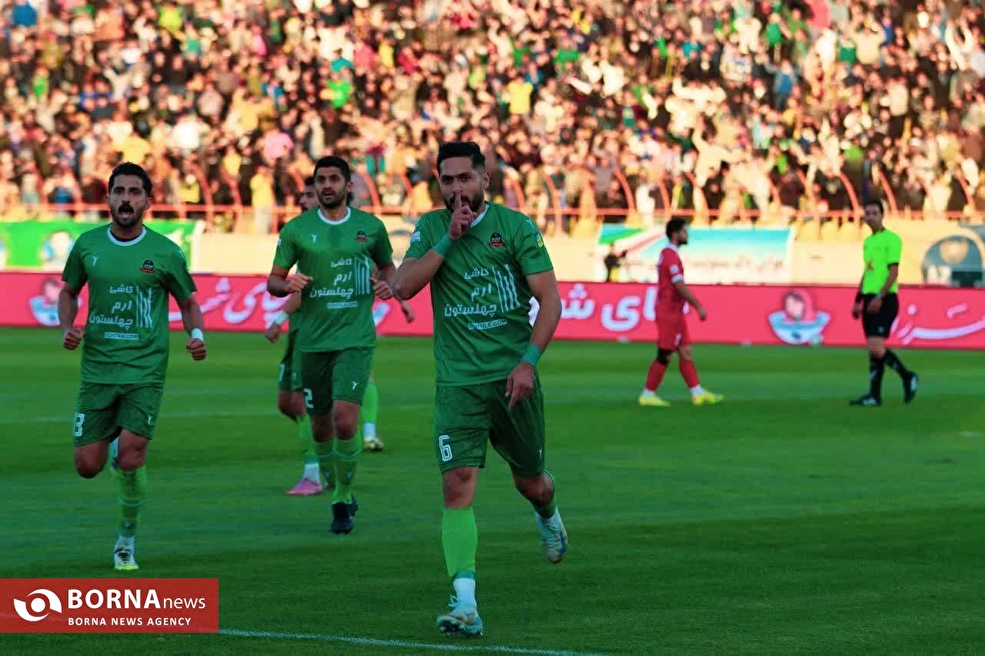 دیدار تیم های فوتبال شمس آذر-پرسپولیس