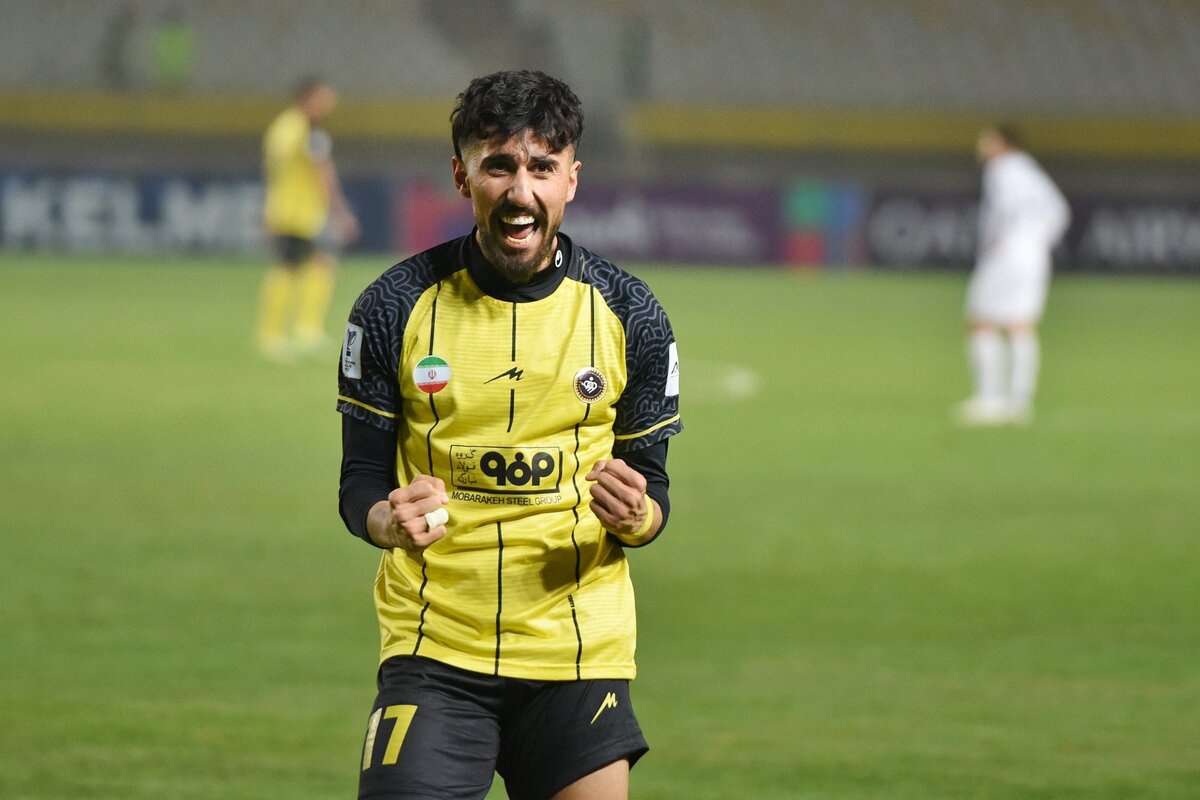 گلزنی در نقش جهان حس و حال عجیبی دارد/ امیدوارم شانس دعوت به تیم ملی را بدست بیاورم