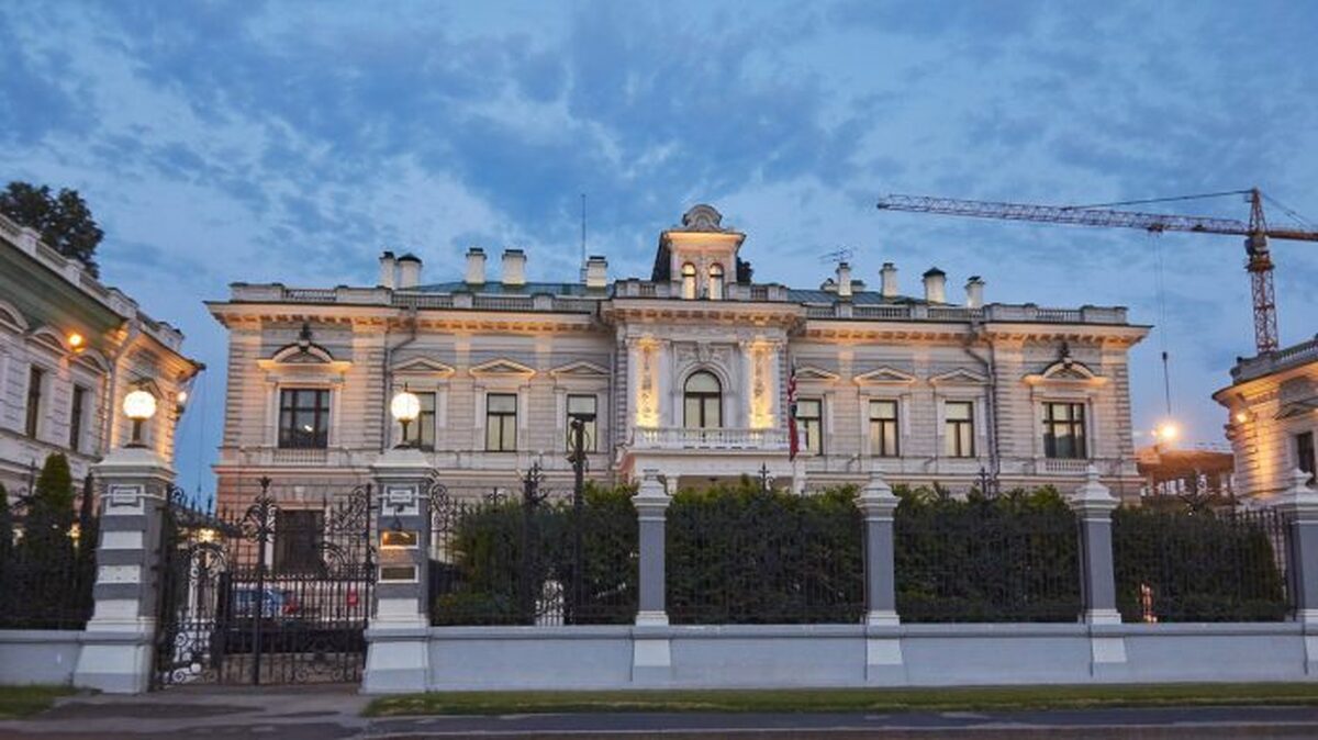 پولیتیکو: بریتانیا برخی سفارتخانه‌های خود را می‌فروشد