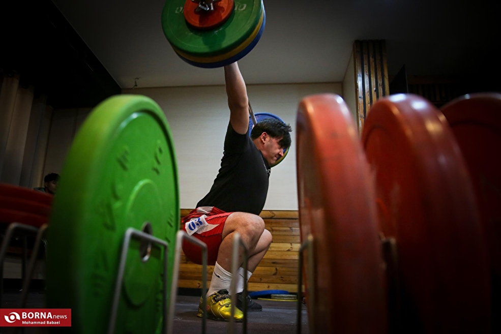 دومین روز مسابقات وزنه برداری جام فجر