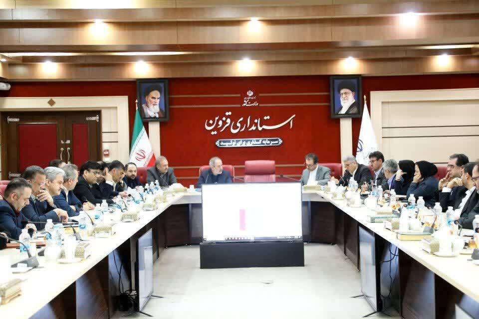 افزایش نقدینگی بانک‌های قزوین برای حمایت مؤثر از تولید ضروری است/ پیگیری تسهیلات ۲۸.۵ همتی