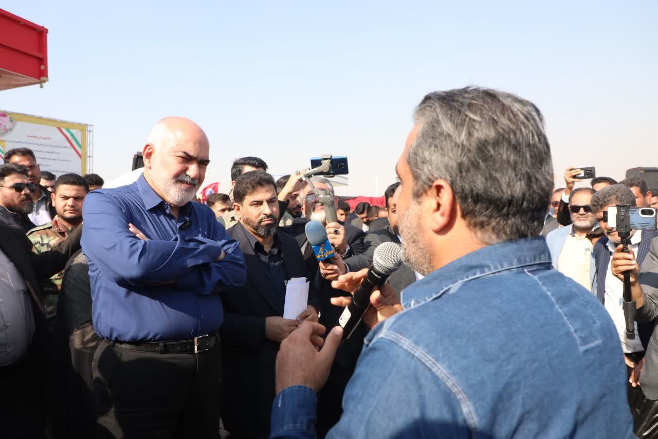 استاندار خوزستان پای صحبت مردم؛ موالی زاده دستور رسیدگی فوری به مشکل های روستای حبائیه را صادر کرد استاندار خوزستان پای صحبت مردم؛ موالی زاده دستور رسیدگی فوری به مشکل های روستای حبائیه را صادر کرد