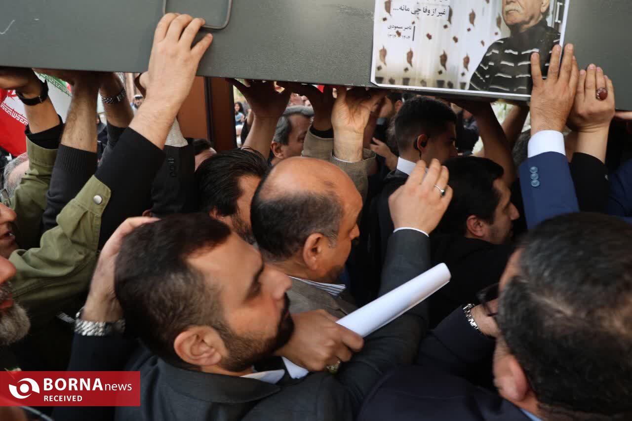 تشییع هنرمند نام‌آشنای گیلانی با حضور استاندار