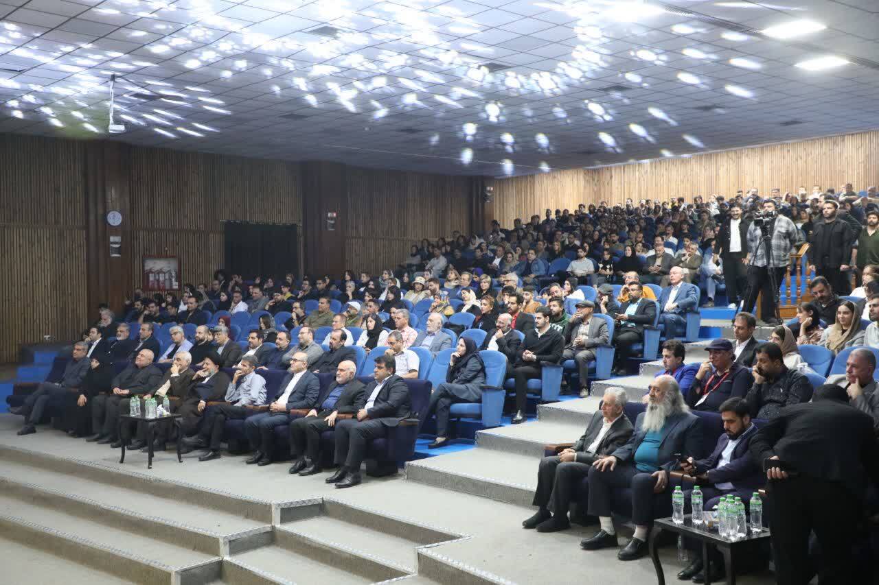 استاندار خوزستان: تئاتر؛ ابزار مهم تقویت همبستگی اجتماعی در استان / آماده حمایت از توسعه هنرهای نمایشی خوزستان و همکاری‌های فرهنگی بین‌المللی هستیم