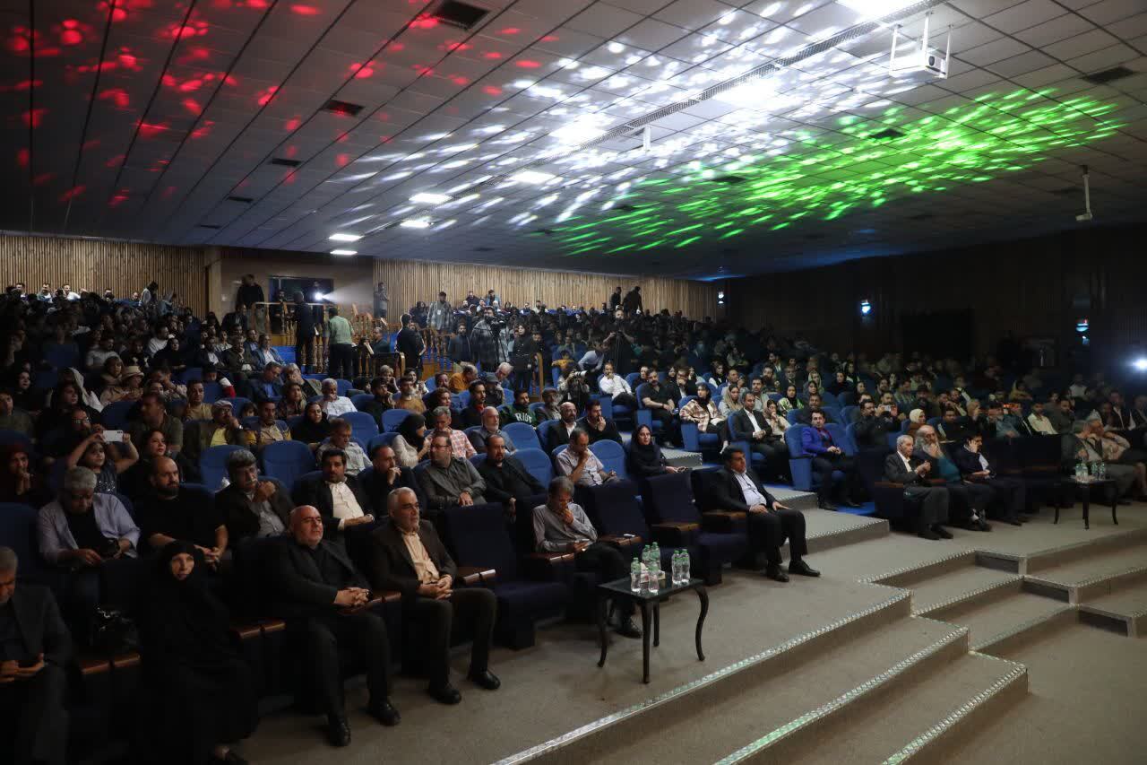 استاندار خوزستان: تئاتر؛ ابزار مهم تقویت همبستگی اجتماعی در استان / آماده حمایت از توسعه هنرهای نمایشی خوزستان و همکاری‌های فرهنگی بین‌المللی هستیم