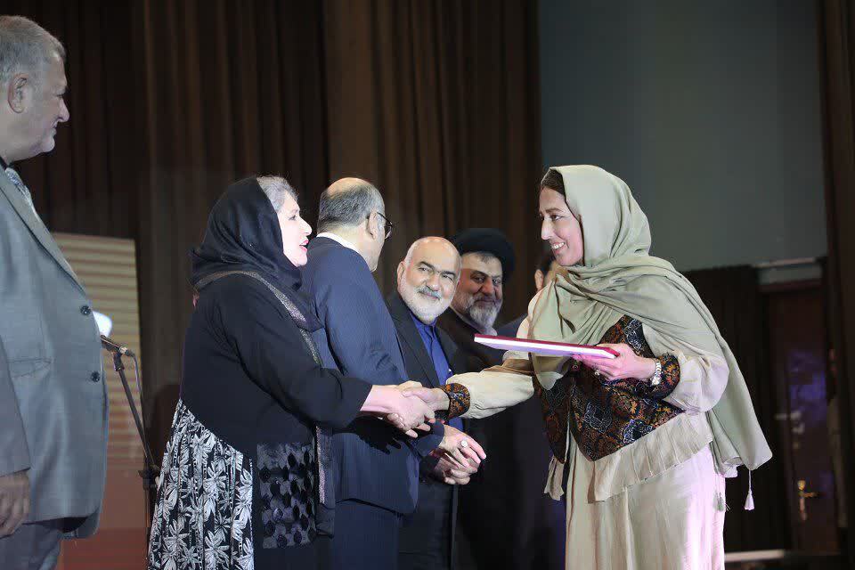 استاندار خوزستان: تئاتر؛ ابزار مهم تقویت همبستگی اجتماعی در استان / آماده حمایت از توسعه هنرهای نمایشی خوزستان و همکاری‌های فرهنگی بین‌المللی هستیم