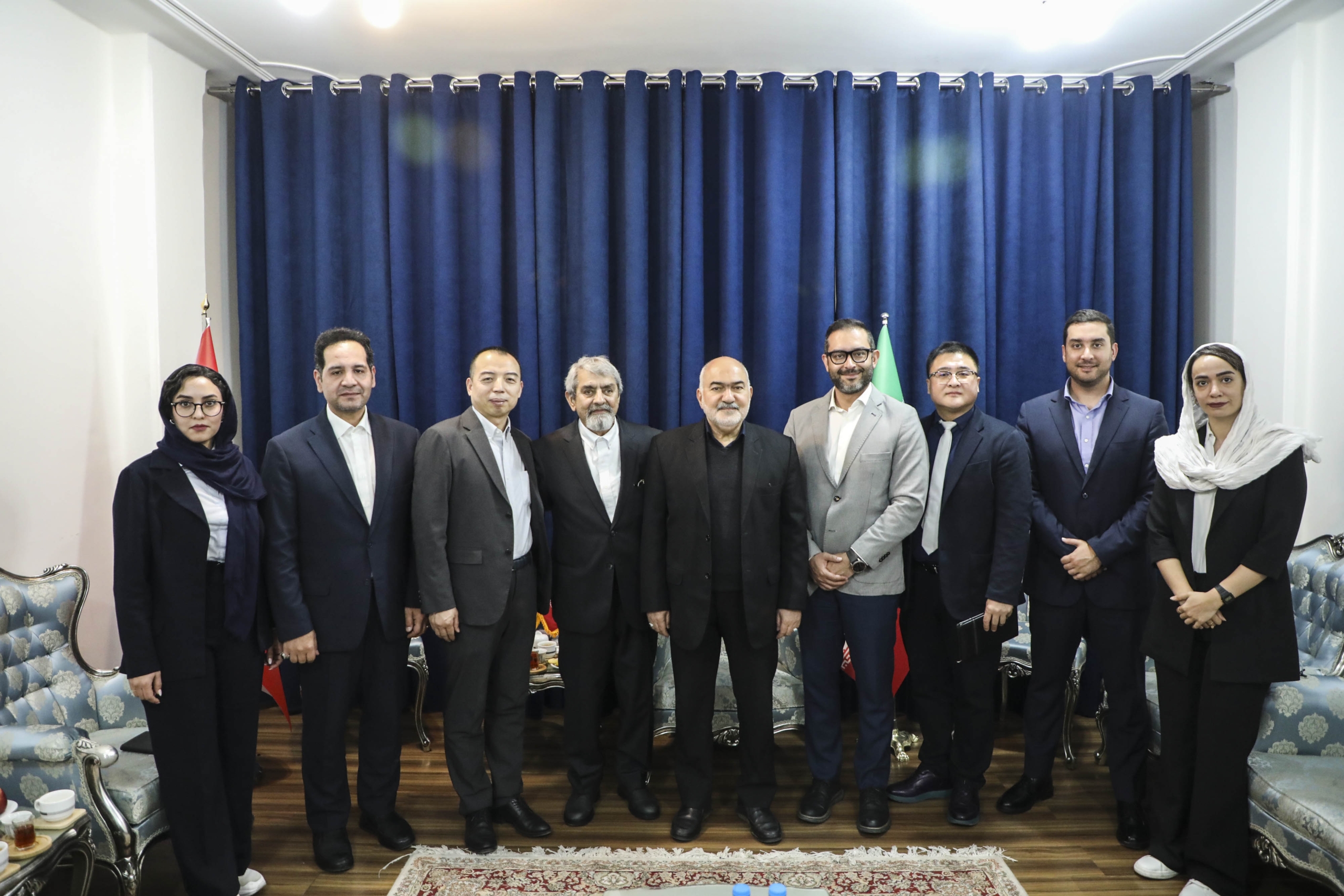 سرمایهگذاری مشترک خوزستان و چین برای جمعآوری فلرهای نفتی / توسعه نیروگاههای خورشیدی نسل جدید با هدف کاهش آلودگی و تامین انرژی در دستور کار است سرمایهگذاری مشترک خوزستان و چین برای جمعآوری فلرهای نفتی / توسعه نیروگاههای خورشیدی نسل جدید با هدف کاهش آلودگی و تامین انرژی در دستور کار است