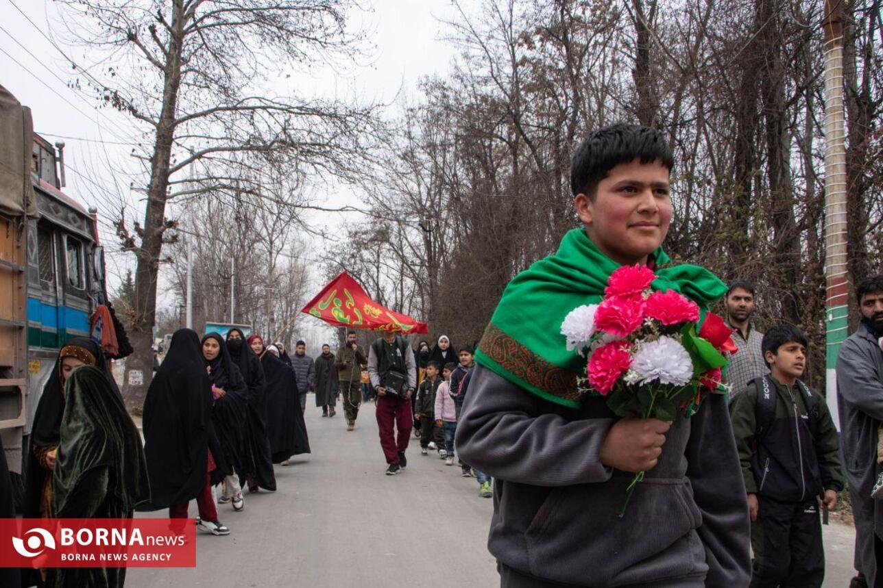 اجتماع کودکان کشمیری به مناسبت میلاد امام زمان (عج)